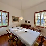 Rossa Con Portico E Giardino Dom wakacyjny *