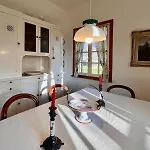 Rossa Con Portico E Giardino Dom wakacyjny *