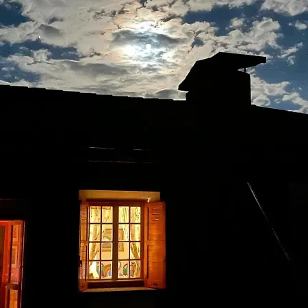 Сasa de vacaciones Rossa Con Portico E Giardino