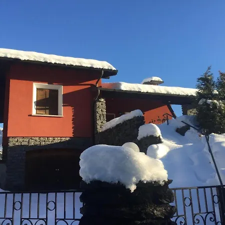 Rossa Con Portico E Giardino * Cremeno